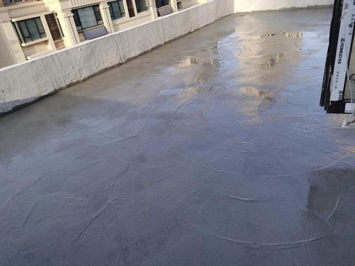 頂樓復(fù)式露臺防水與保溫施工 匠心與良心的雙重考驗