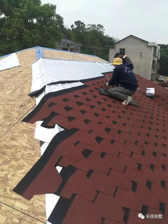 坡屋頂現(xiàn)澆完還要做防水、保溫才能掛瓦？難怪農(nóng)村包工頭都這么說